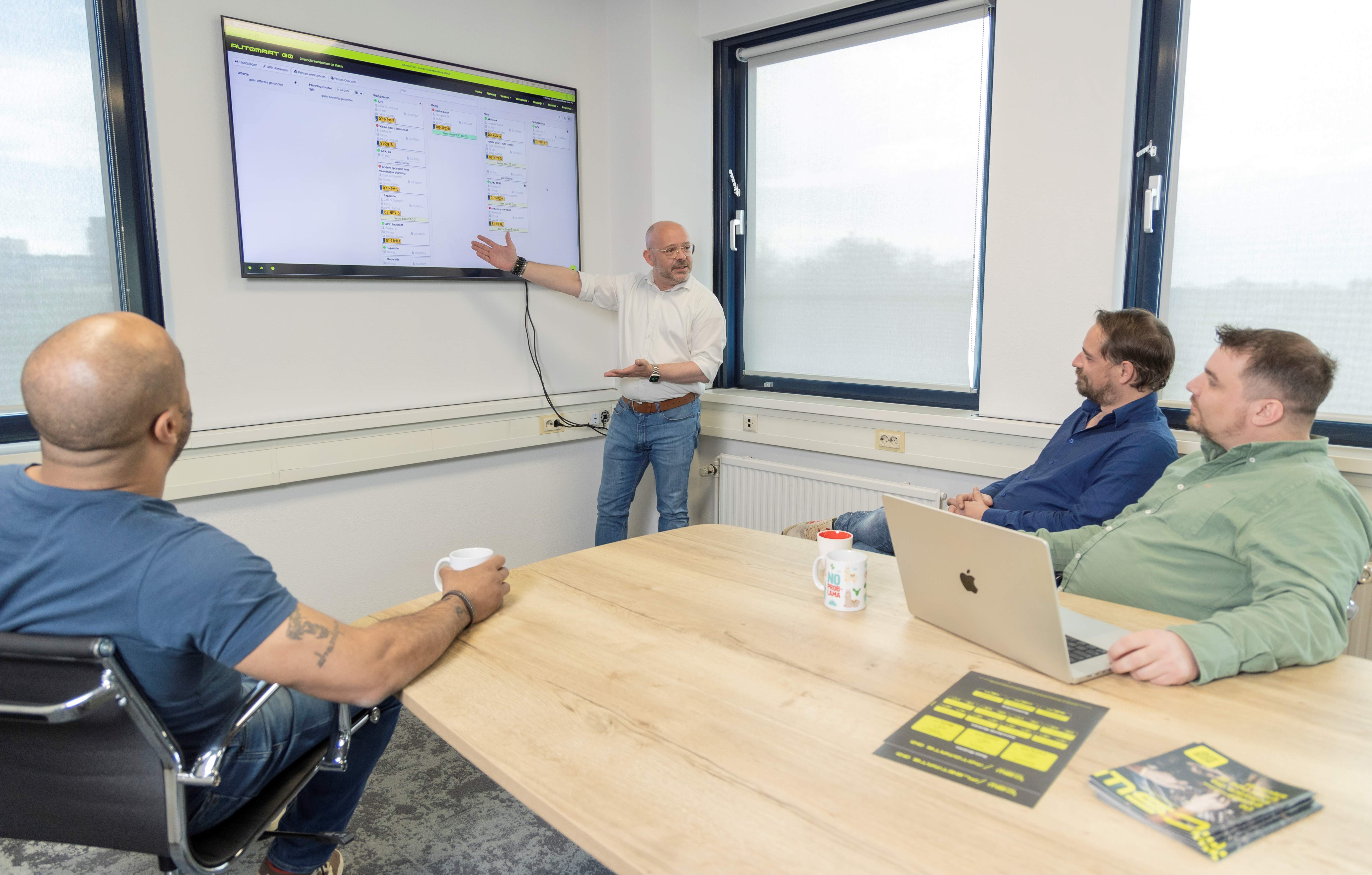 CSW Software zet een nieuwe standaard met volledig geïntegreerde AI-functionaliteit in automotive software