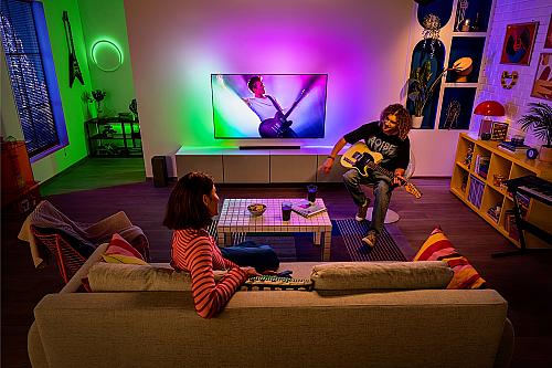 AmbiScape functie volgt reactief het licht van Ambilight TV van Philips