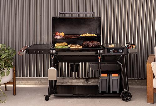 Traeger Grills introduceert: The Woodridge Serie.