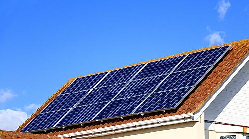 Zonnepanelen 3 jaar sneller terugverdiend als consument 5% slimmer omgaat met energie
