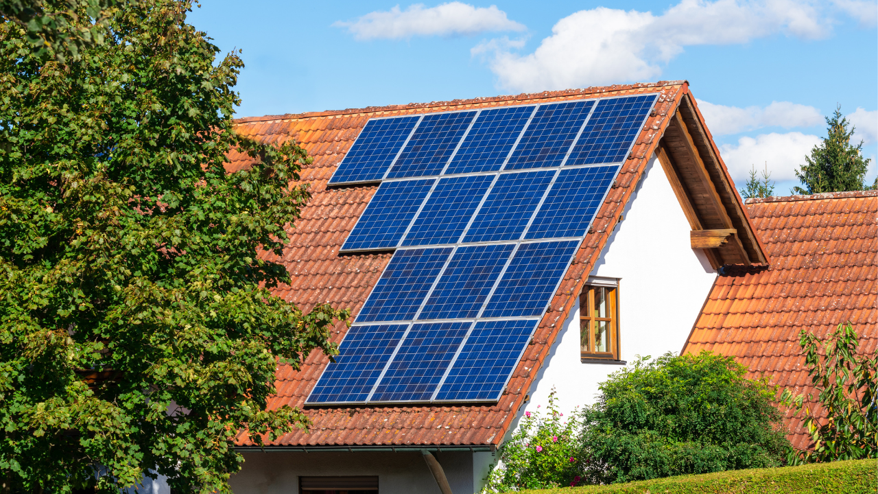 Dynamisch contract steeds aantrekkelijker bij zonnepanelen door stoppen salderingsregeling