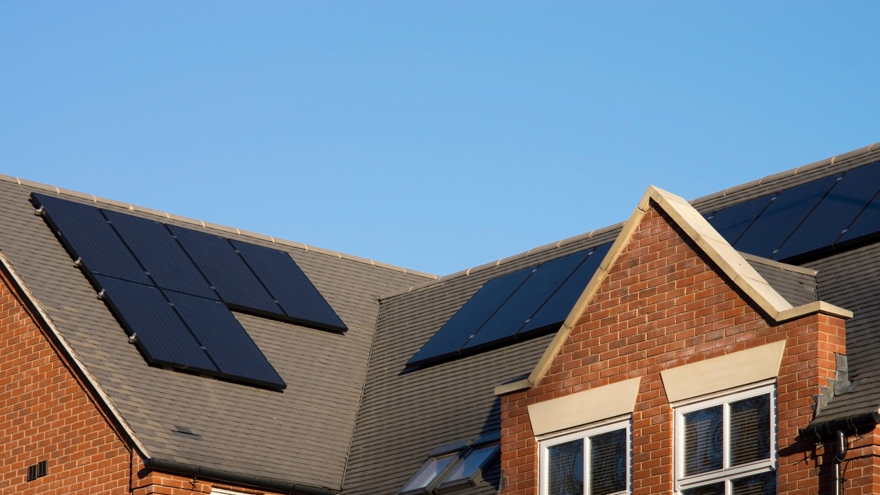 Afbouw saldering maakt thuisbatterij aantrekkelijker: 11% wil er binnen 2 jaar een