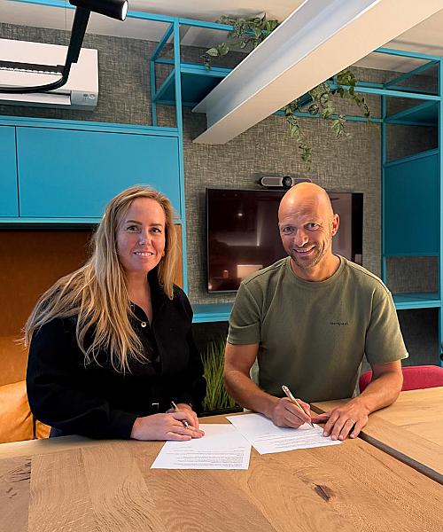 QonneQt_Aandeelhouder_Sabine_signing_close